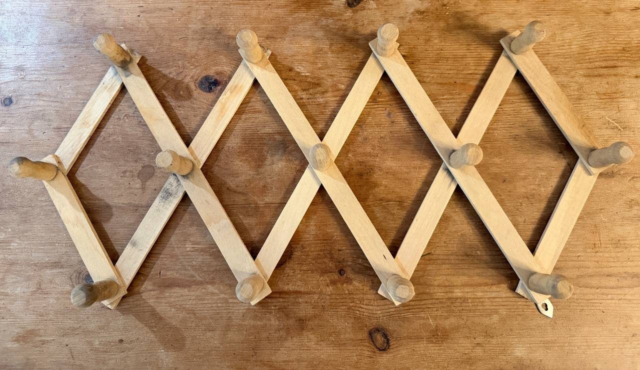 Wooden Accordion Peg Rack — Expandable 10-Peg Shaker-Style Hanger — photo 2