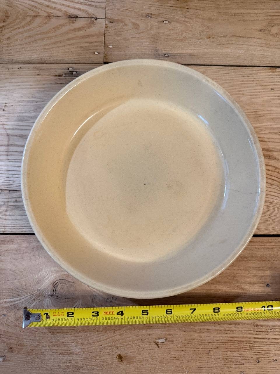 Robinson-Ransbottom Yellowware Pie Plate — Roseville, Ohio, 9 3/4" (Hairline) — photo 2
