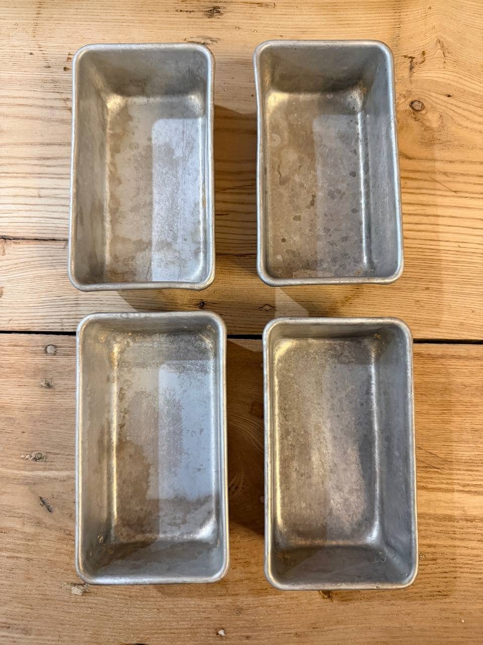 Set of 4 Vintage Aluminum Mini Loaf Pans — photo 2