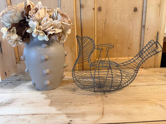 French-Style Wire Hen Egg Basket — Large Chicken Form with Folding Handle