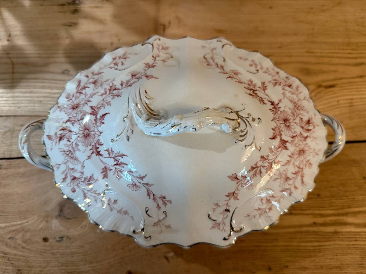 Burgess & Leigh Daisy Covered Vegetable Tureen 12in Red Transferware c.1890s — photo 3