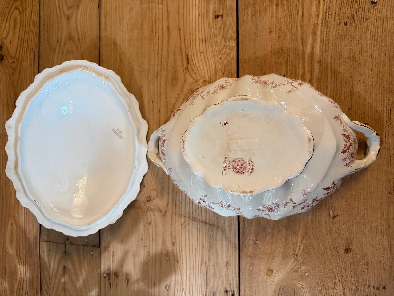 Burgess & Leigh Daisy Covered Vegetable Tureen 12in Red Transferware c.1890s — photo 4
