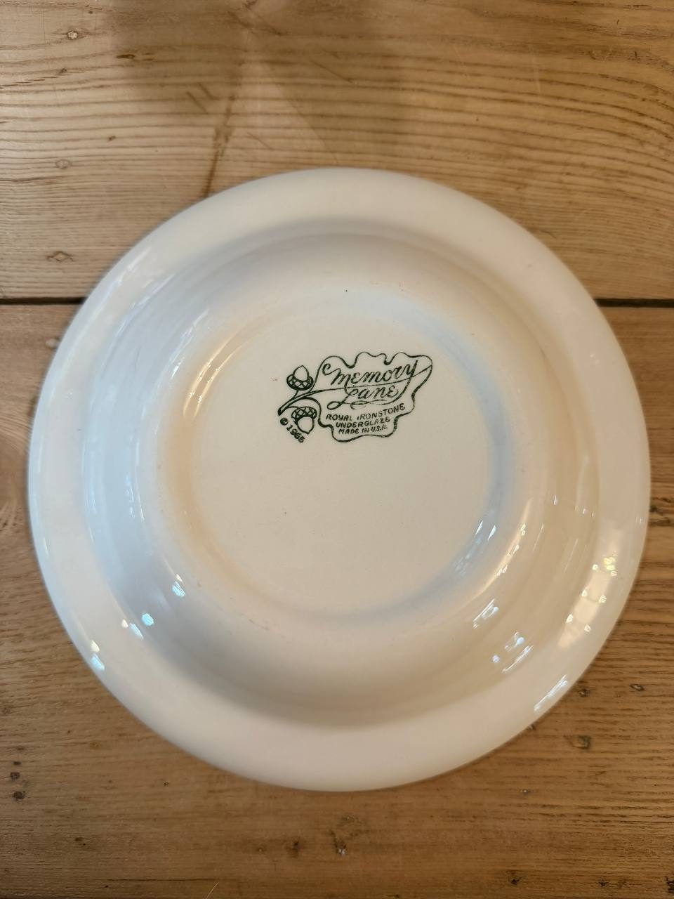 Royal China Memory Lane Red Transferware Rimmed Bowl 8.5in Farm Scene Acorn 1965 — photo 3