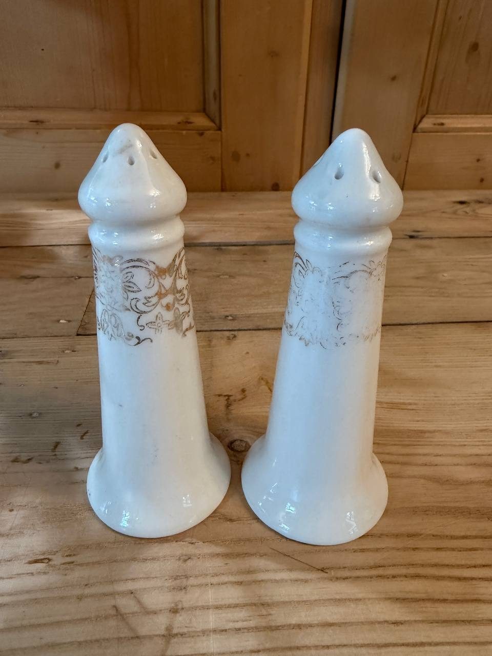 Vintage Tall Ironstone Salt and Pepper Shakers Gold Filigree Band 4.5in Pair — photo 2